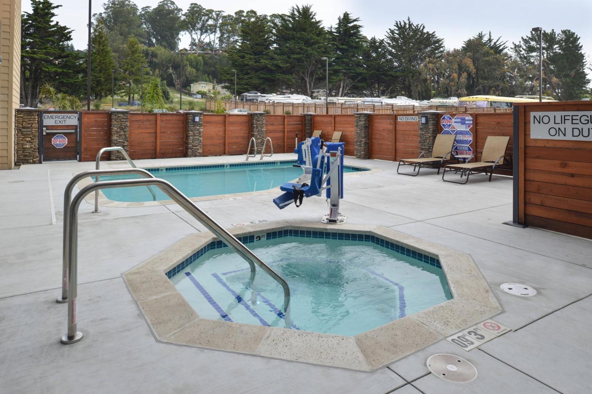 Fairfield Inn & Suites By Marriott Santa Cruz Exterior photo